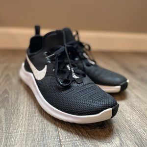 NIKE. size 7. Like new